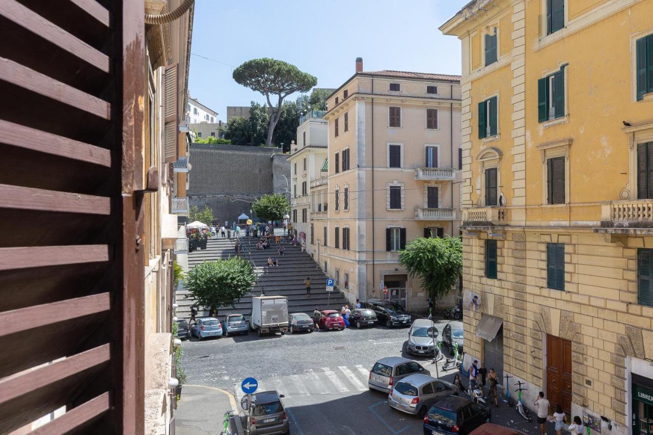 Vatican Museum By In Apartment Rom
