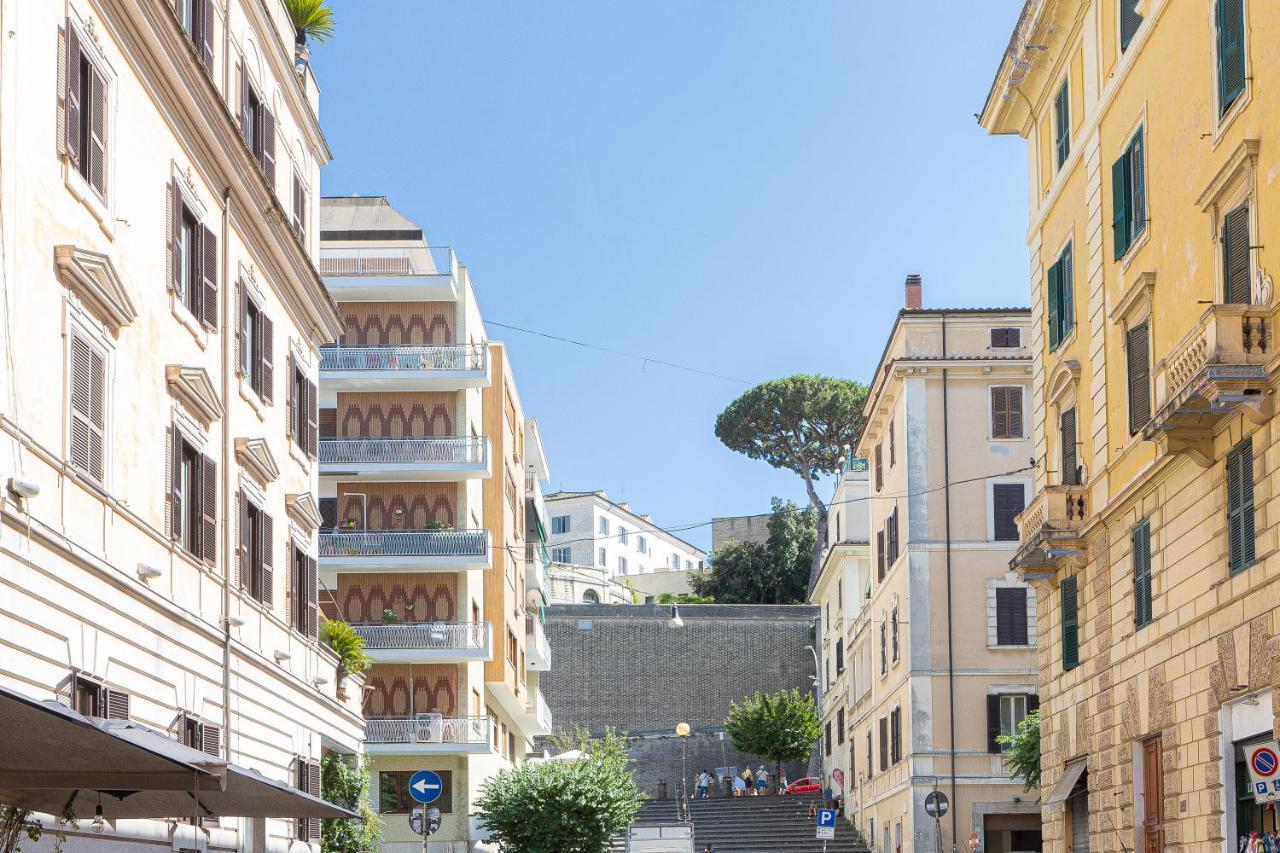 Vatican Museum By In Apartment Rom